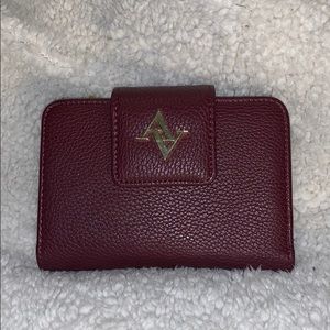 𝙰𝚅 𝚕𝚎𝚊𝚝𝚑𝚎𝚛 𝚍𝚎𝚜𝚒𝚐𝚗𝚎𝚛 𝚠𝚊𝚕𝚕𝚎𝚝